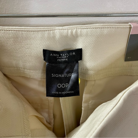 NWT Ann Taylor “Straight Through Hip & Thigh” ankle length pants 00P cream - Picture 4 of 7